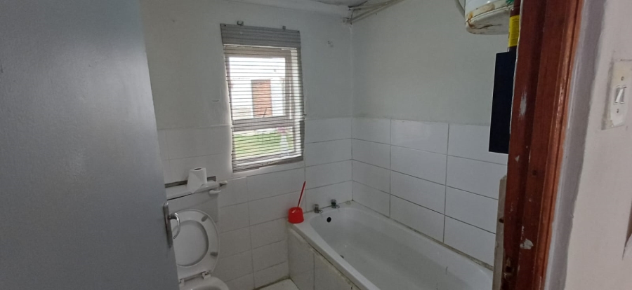 2 Bedroom Property for Sale in Zwide Eastern Cape